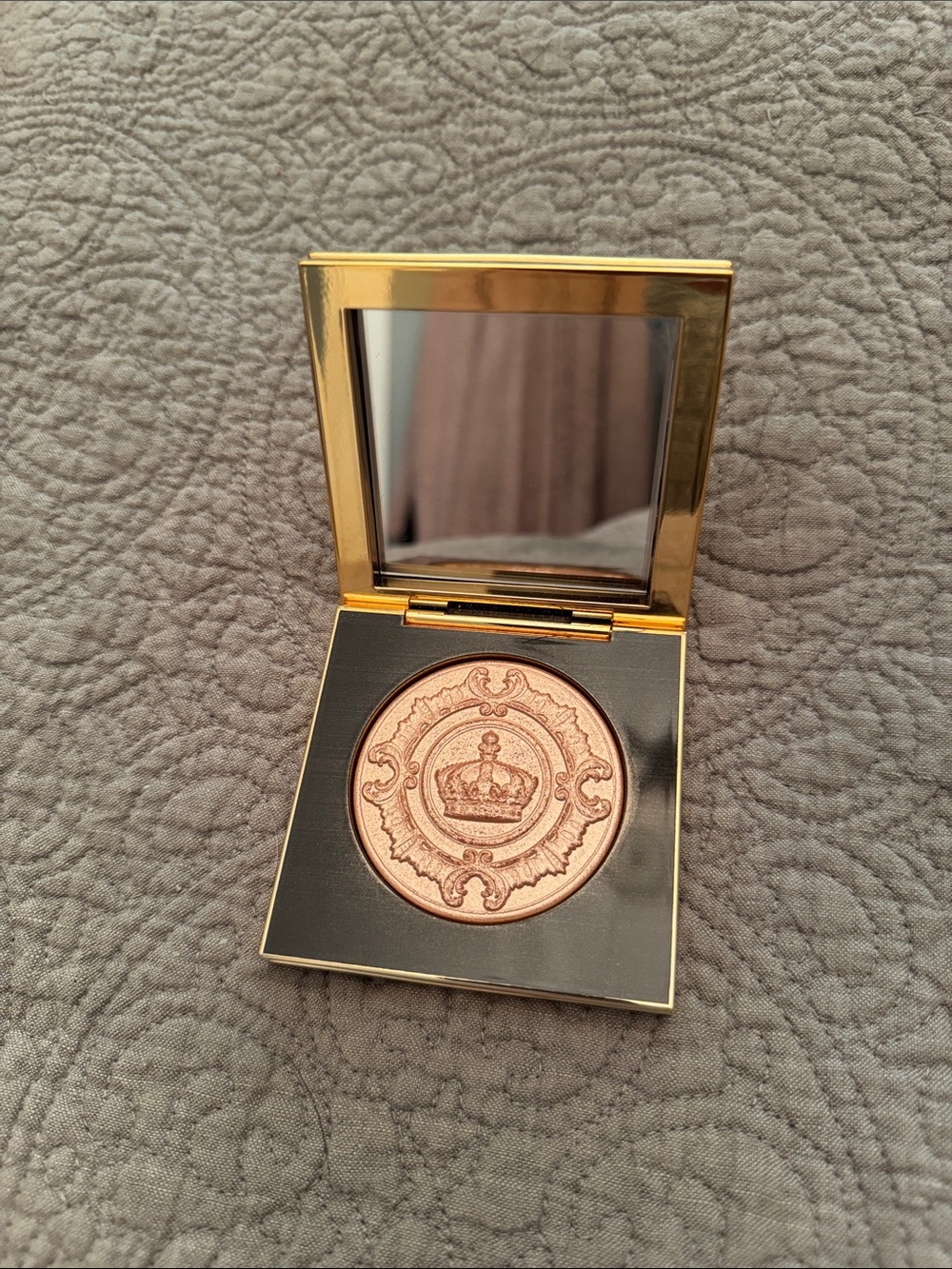 Pat McGrath Champagne Gold Highlight Compact
